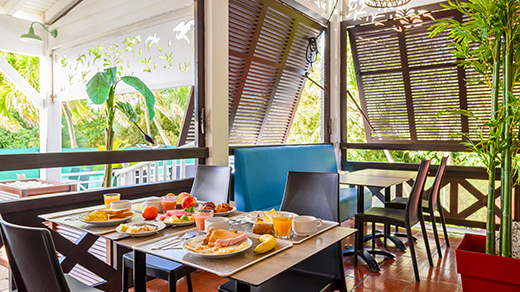 Petit déjeuner offert